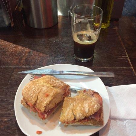 Sybarita Vinos & Tapas